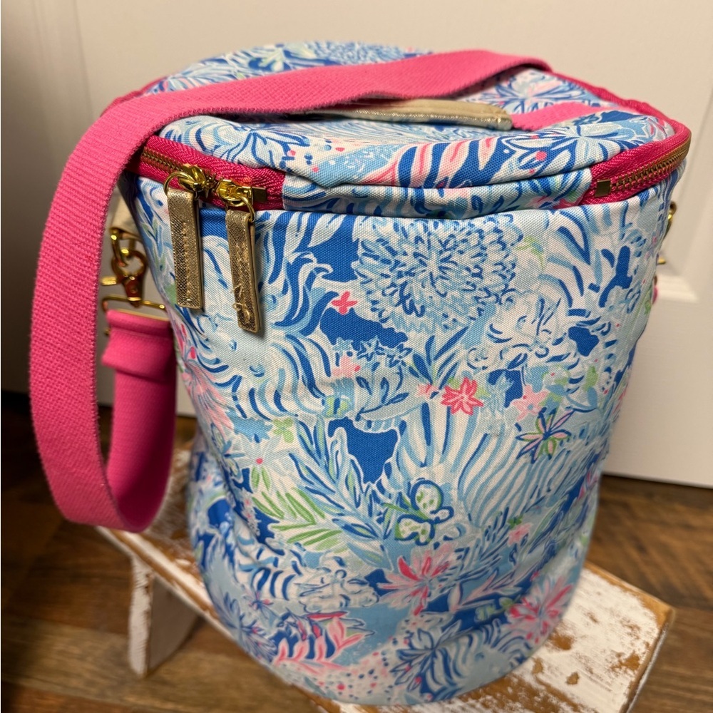 Lilly Pulitzer blues, pinks and greens beach, picnic or pool cooler bag - Picture 5 of 6